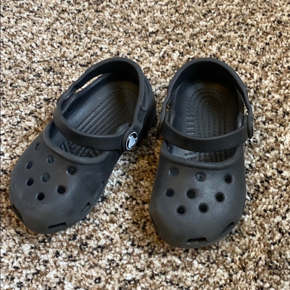 Kids Crocs all Black 6-7